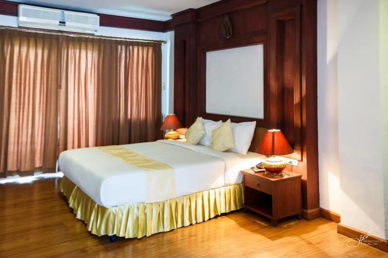 Gassan Legacy Golf Club Hotel Lamphun Kültér fotó