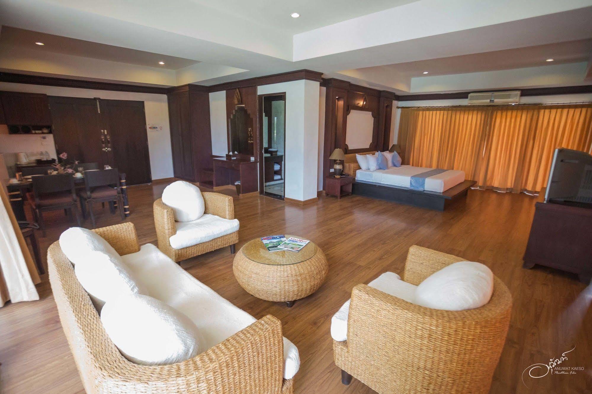 Gassan Legacy Golf Club Hotel Lamphun Kültér fotó